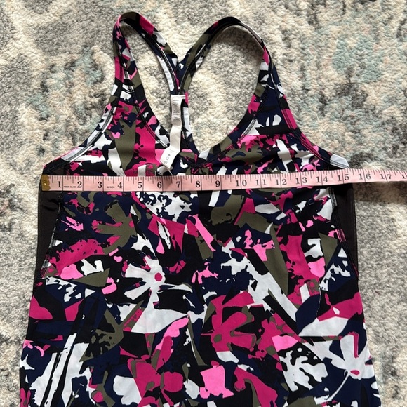 Lululemon Fast Lane SingletTank - Picture 6 of 10